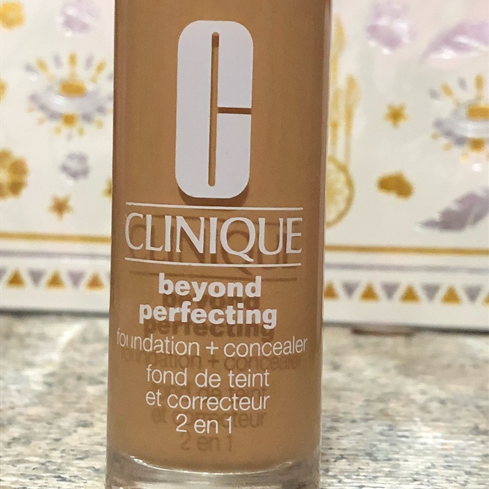 CLINIQUE Beyond Perfecting Foundation Concealer